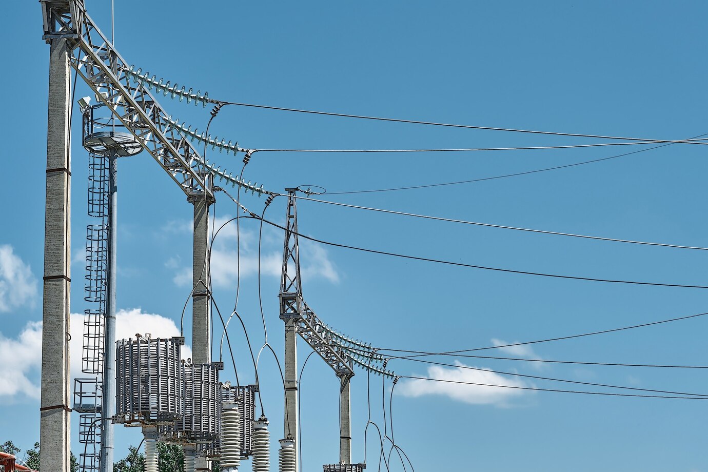 Enerji Dağıtım ve Elektrik Şirketleri